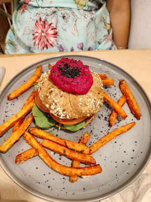 Burguer vegana at Urban Coffee & Brunch in Figueres