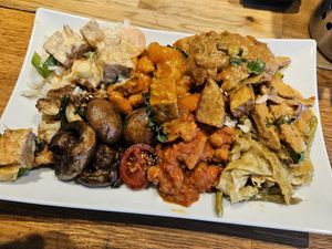 The big plate (16.90) without much free space left at Sattgrün - Flingern in Dusseldorf