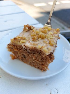 Walnut carrot cake at Sattgrün - Flingern in Dusseldorf