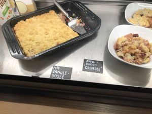 Crumble yummi! at Sattgrün - Flingern in Dusseldorf