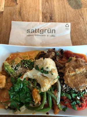 Still a mix of various dishes at Sattgrün - Flingern in Dusseldorf