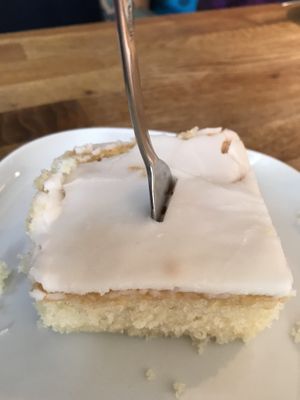 Citron cake at Sattgrün - Flingern in Dusseldorf