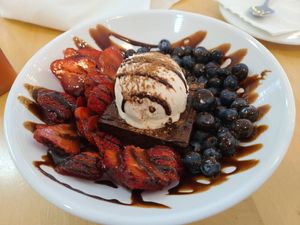 Brownie with ice cream at Christopher's Kitchen in Palm Beach Gardens