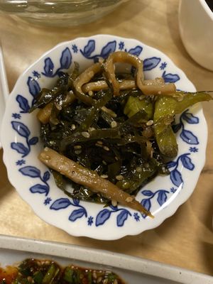 Now that’s a seaweed salad!  at Chahororok Tea House in Seoul