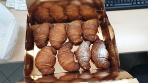 Vegan croissants at DolcemenTE' Pasticceria in Pavia