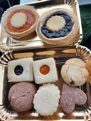 Vegan pastries at DolcemenTE' Pasticceria in Pavia