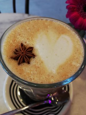 Cute chai vanilla latte art at Blue Bananas in Groningen