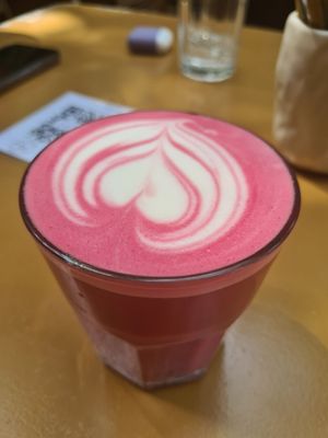 Pink latte at La Papa in Barcelona
