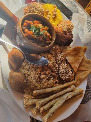 Vegan plate at Tsnim in Kamnik