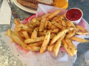 Garlic Fries at Downbeat Diner and Lounge in Honolulu