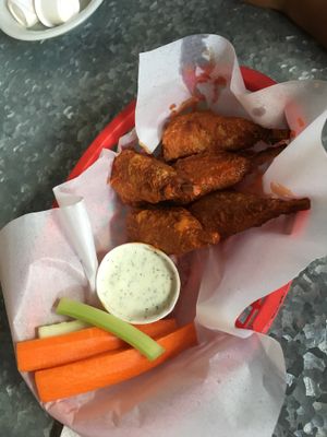 Hot wings & ranch dip at Downbeat Diner and Lounge in Honolulu
