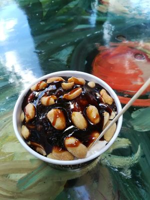 Sniggers Becher at Die Eisbande in Hamburg