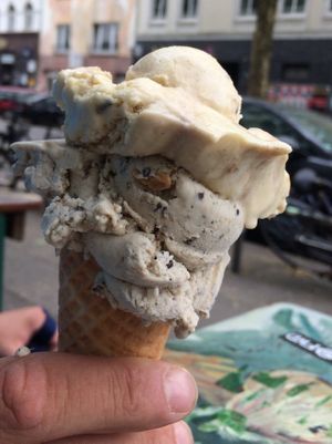 flower power at Die Eisbande in Hamburg