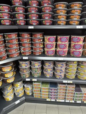   at Naschkram Lagerverkauf in Kiel