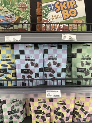   at Naschkram Lagerverkauf in Kiel