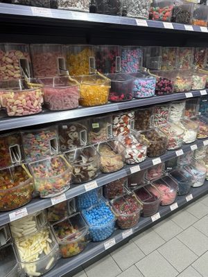   at Naschkram Lagerverkauf in Kiel