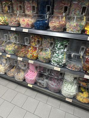   at Naschkram Lagerverkauf in Kiel