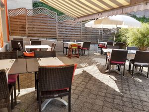 Outdoor seating at Ginger in Thalwil