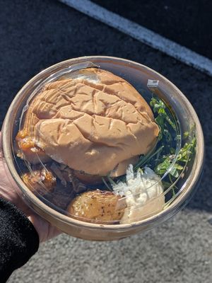 Burger No Fish takeaway at Food Sentimentale in Bayonne