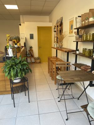 Indoor seating at Lifeboxtr in Kas