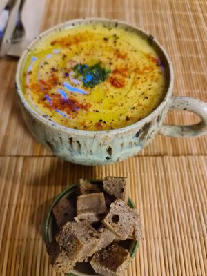 Lentil soup with curcuma at Lifeboxtr in Kas