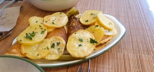 Pfannkuchen mit Pilzfüllung und Kartoffelscheiben at Lifeboxtr in Kas