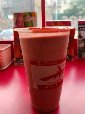 Açai with banana, strawberry, almond milk and butter at Hawa Smoothies & Bubble Tea in New York City