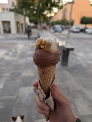Ferrero and cheesecake at Gelateria & Orxateria El Far in Roses