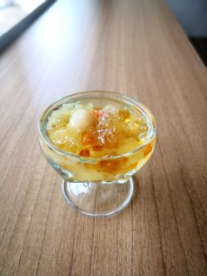 Tao jiao (peach gum dessert) at Loving Nature Fortunate Coffee Cafe in Central Singapore