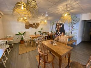 Interior at Sama Sama Veggie in Salou