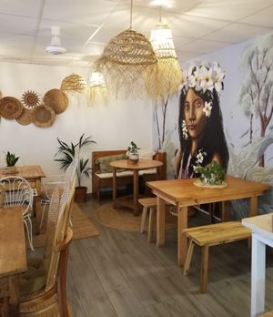 Interior del local at Sama Sama Veggie in Salou