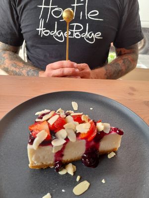 Vegan cheesecake at Sama Sama Veggie in Salou