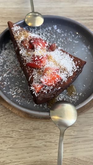 Tarta de chocolate y coco  at Sama Sama Veggie in Salou