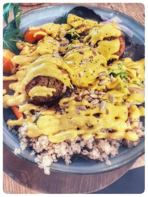 Vegan Bowl Falafel 😋  at Sama Sama Veggie in Salou