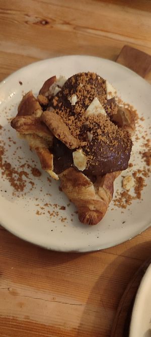 Croasant de chocolate de lotus #Veganuary at Sama Sama Veggie in Salou