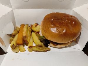 Sama burger (bbq) at Sama Sama Veggie in Salou