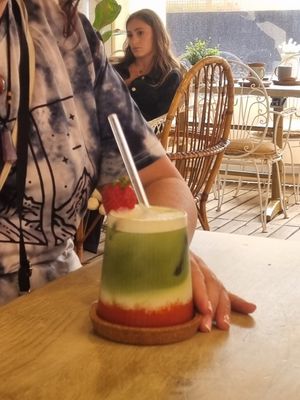 Strawberry matcha at Sama Sama Veggie in Salou