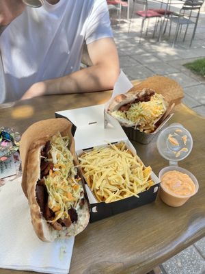 Food was amazing. Great portion sizes (I didn’t manage it all!) & for a great price too. Staff also lovely.   at Handwich in Thessaloniki