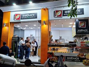 EGNATIAS 112
FROM 09.00 TO 24.00 at Handwich in Thessaloniki