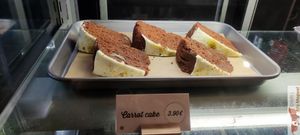 Carrot cakes at Copper Branch - Rue de Rennes in Paris