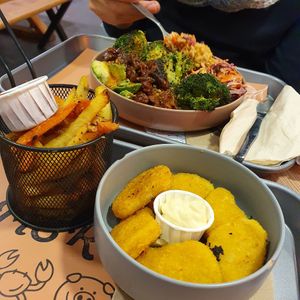 Nuggets and fries at Copper Branch - Rue de Rennes in Paris