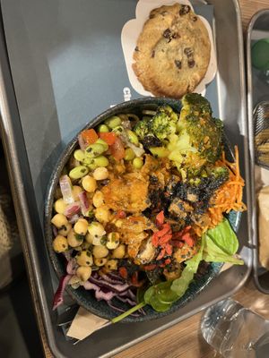 Asian bowl and cookie   at Copper Branch - Rue de Rennes in Paris