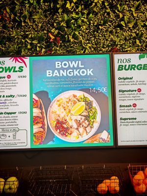 Bangkok bowl : Rice vermicelli, smoked tofu, bean sprouts, peanuts, coriander, chilli flakes, lime, and homemade peanut sauce  at Copper Branch - Rue de Rennes in Paris