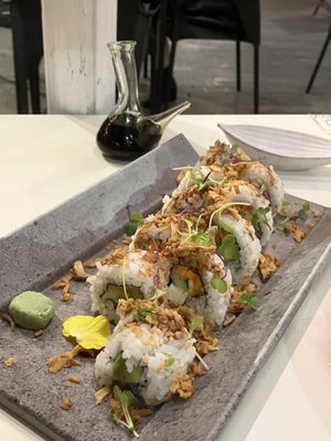 Uramaki vegano  at Kombu in Figueres