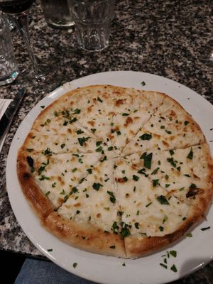 Vegan cheesy garlic bread at The Italian in Glossop