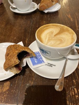 Cappuccino di soia and vegan croissant  at Ben Caffè in Florence