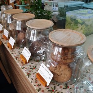 cookie line up (too bad in plastic) at Vegan Table in October 10월의 비건테이블 in Gyeonggi-do