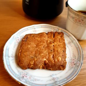 oat cookie was gift because she opened late and I waited in -4 degree weather 😄 at Vegan Table in October 10월의 비건테이블 in Gyeonggi-do