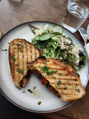 "den goda/the good one" at Kafé Tassen in Norrkoping