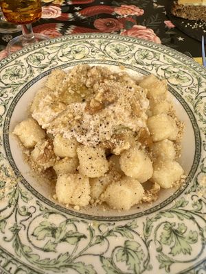Gnocchetti al sugo di noci   at Amasia in Pietrasanta